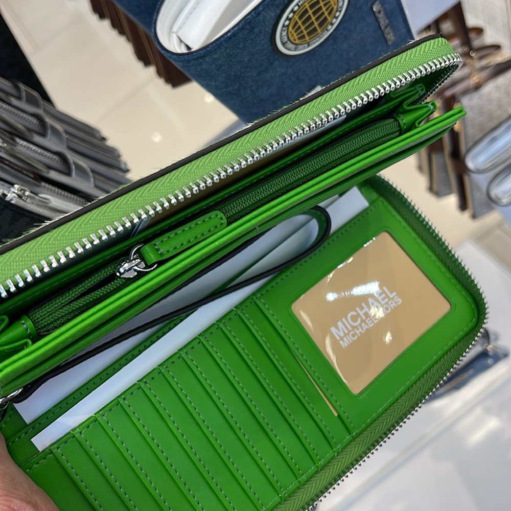MICHAEL KORS Large Continental Wristlet Phone Case Wallet Exotic Print Hair Calf - Picture 9 of 16